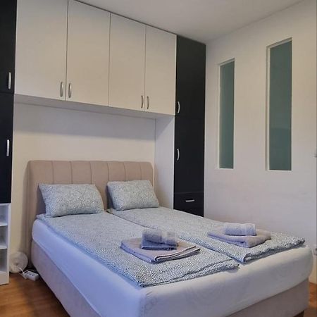 Appartamento Mimoza Belgrado Esterno foto
